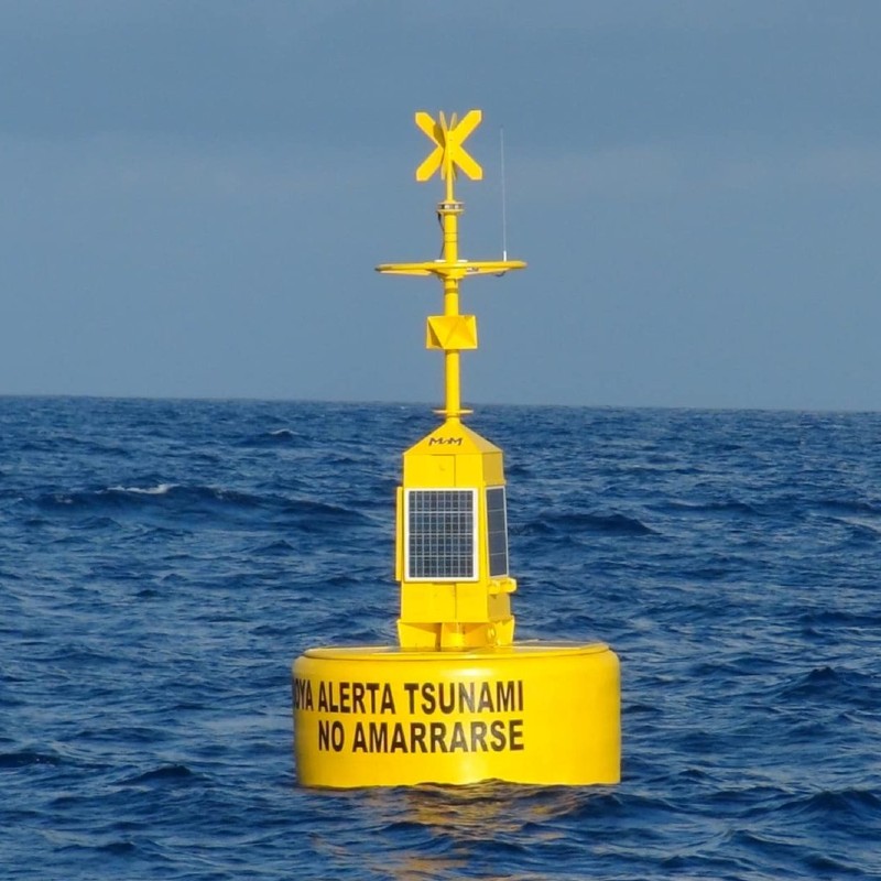 Tsunami buoy